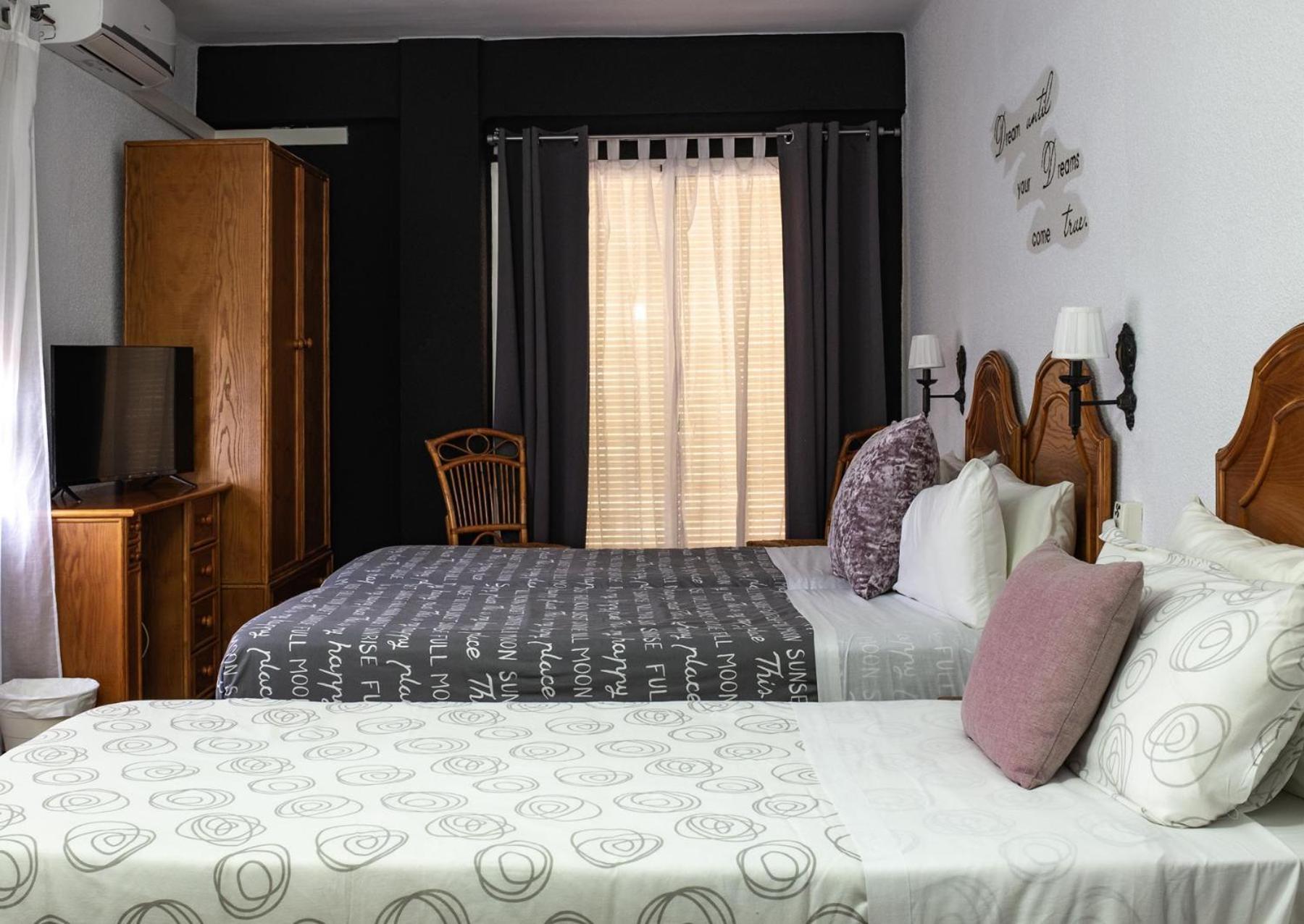 Hostal Victoria Altura Екстер'єр фото